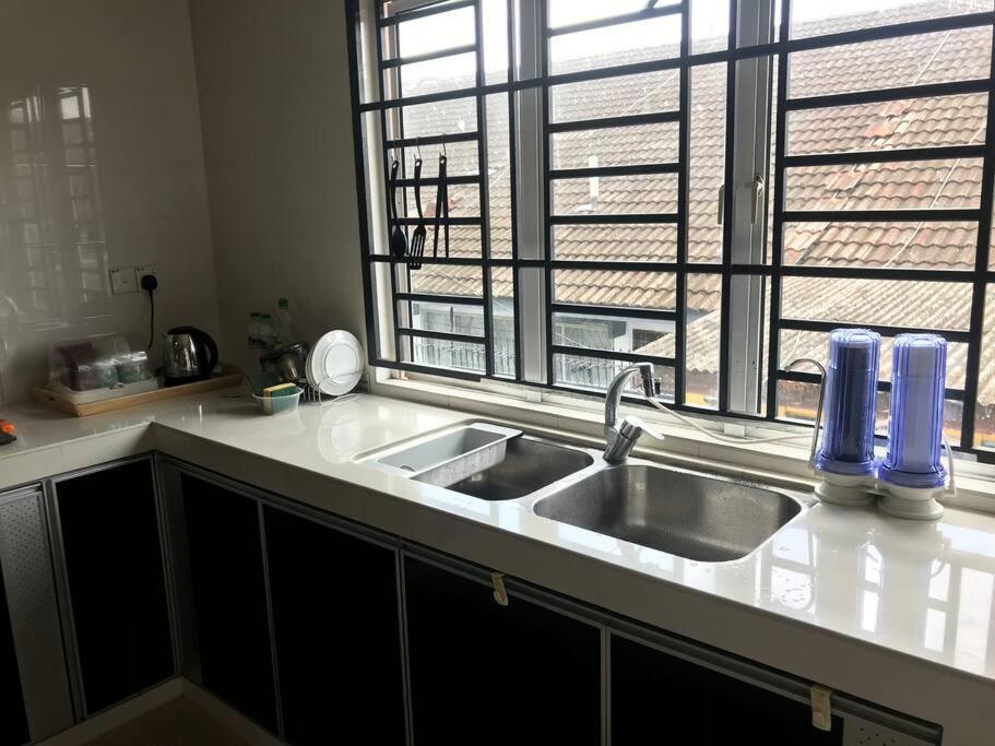 Terrace House Near Stulang Laut Ciq Midvalley Ksl For 7Pax Johor Bahru Eksteriør bilde