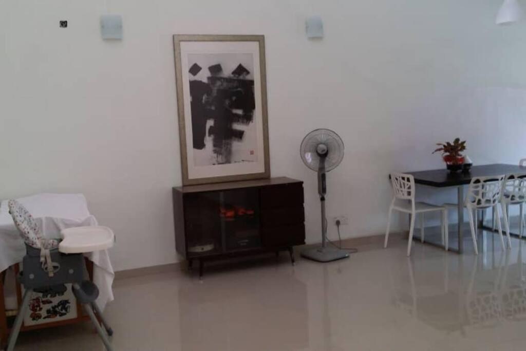 Terrace House Near Stulang Laut Ciq Midvalley Ksl For 7Pax Johor Bahru Eksteriør bilde