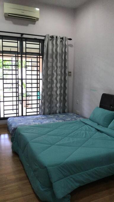 Terrace House Near Stulang Laut Ciq Midvalley Ksl For 7Pax Johor Bahru Eksteriør bilde