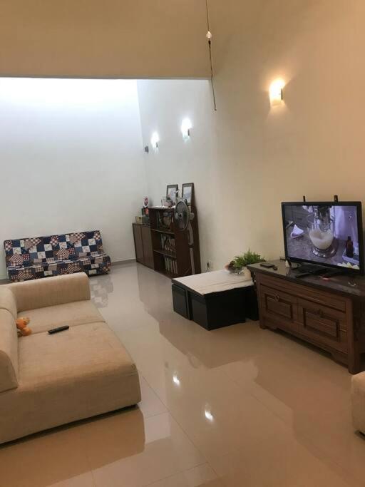 Terrace House Near Stulang Laut Ciq Midvalley Ksl For 7Pax Johor Bahru Eksteriør bilde