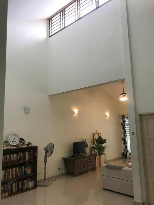 Terrace House Near Stulang Laut Ciq Midvalley Ksl For 7Pax Johor Bahru Eksteriør bilde