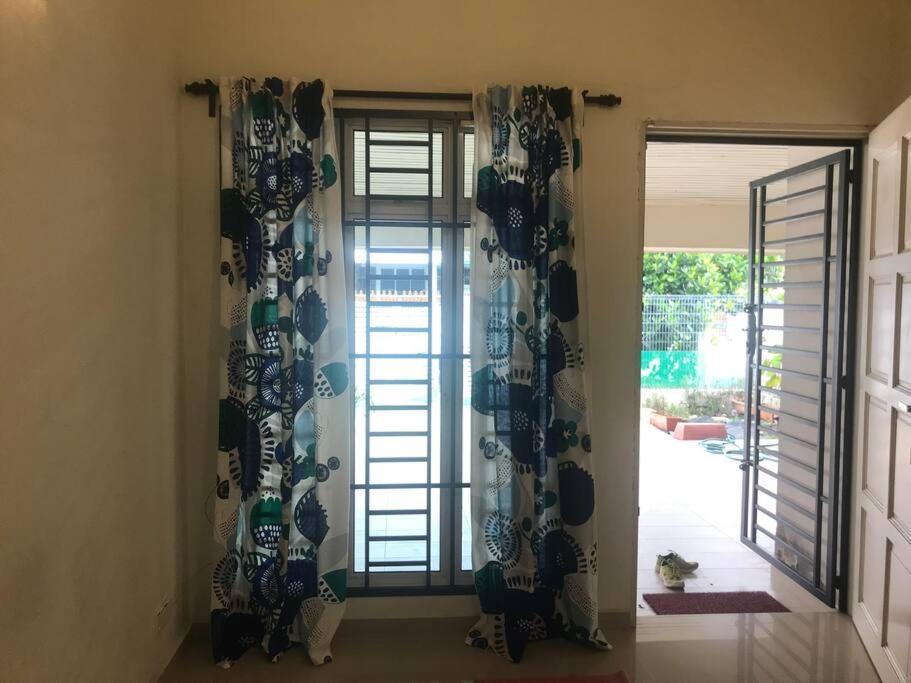 Terrace House Near Stulang Laut Ciq Midvalley Ksl For 7Pax Johor Bahru Eksteriør bilde