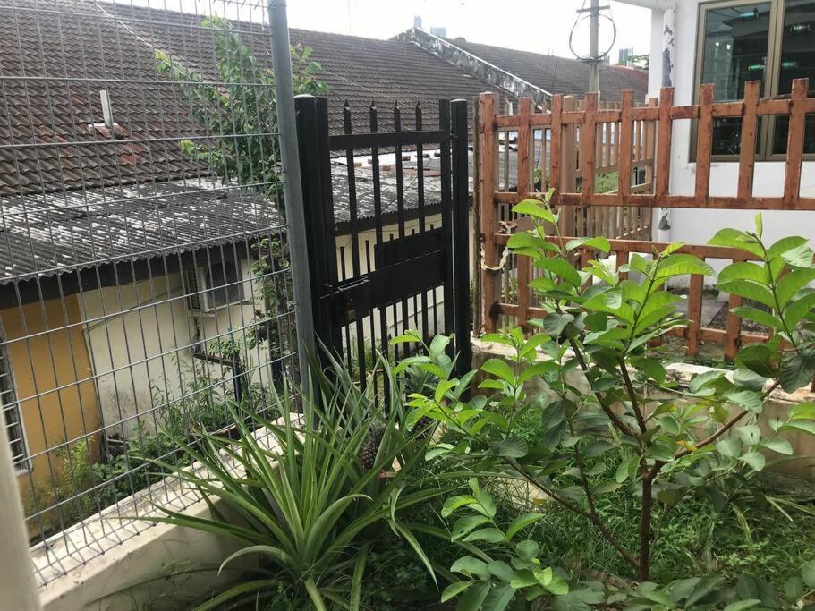 Terrace House Near Stulang Laut Ciq Midvalley Ksl For 7Pax Johor Bahru Eksteriør bilde