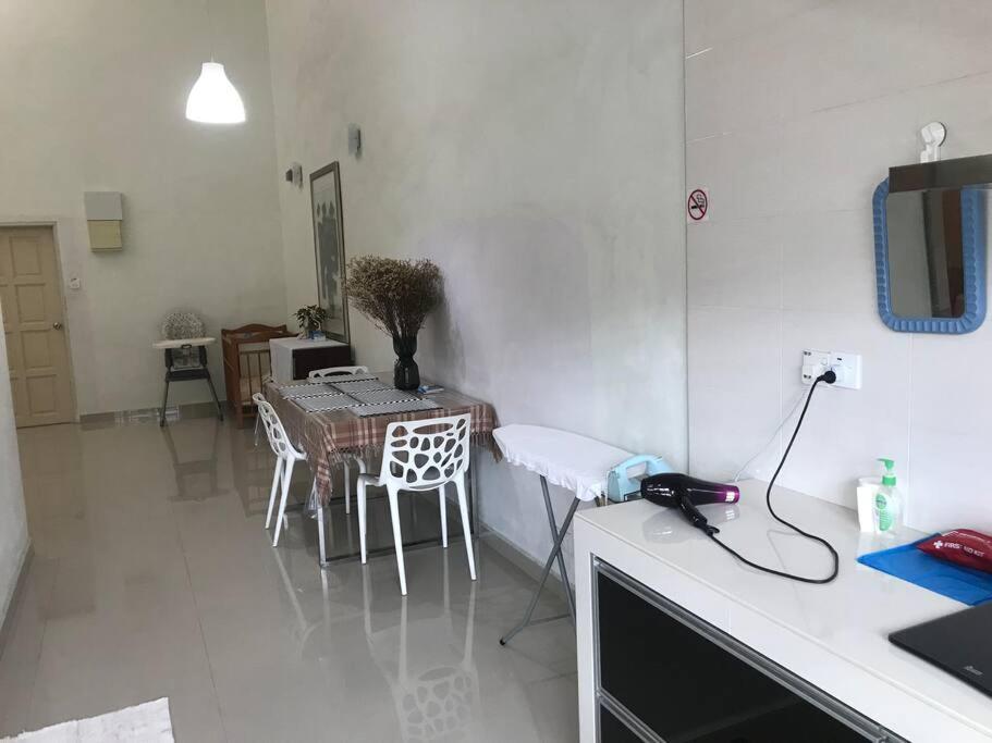 Terrace House Near Stulang Laut Ciq Midvalley Ksl For 7Pax Johor Bahru Eksteriør bilde