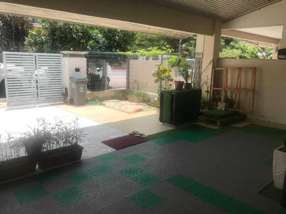 Terrace House Near Stulang Laut Ciq Midvalley Ksl For 7Pax Johor Bahru Eksteriør bilde