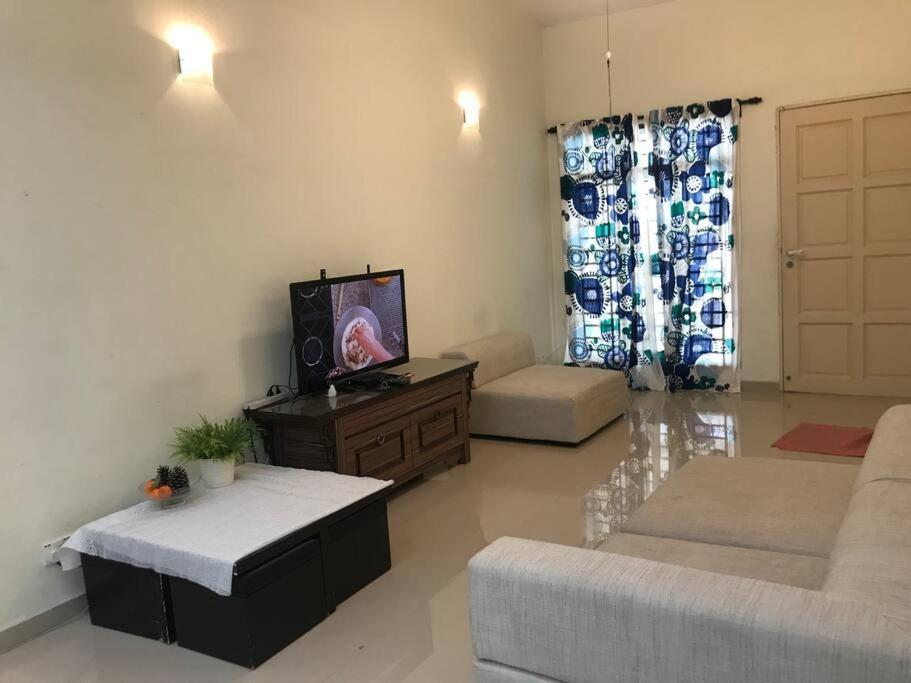 Terrace House Near Stulang Laut Ciq Midvalley Ksl For 7Pax Johor Bahru Eksteriør bilde